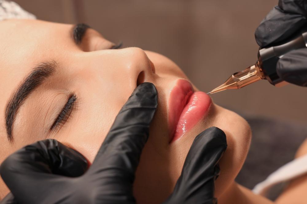 Maquillage permanent lèvre